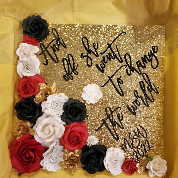 Meet your Posher, Stephanie - Picture 3 of 4